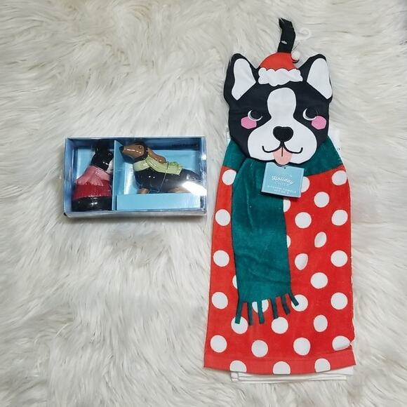 New! St. Nicholas Square Dog Salt and Pepper Shakers with matching kitchen Towel - Picture 1 of 7